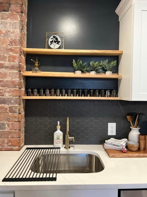 Rivertown Retreat in Downtown Verona Apartment in Allegheny River