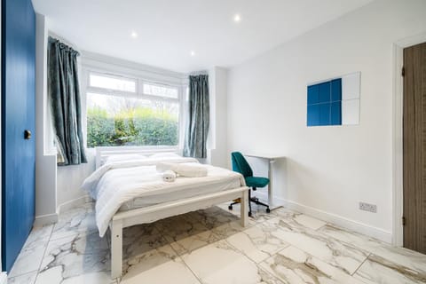 Photo of the whole room, Bedroom