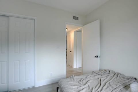 2BR Cozy FLL Retreat! Apartment in Oakland Park