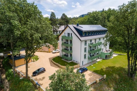 Property building, Bird's eye view, Garden, Garden view, Parking