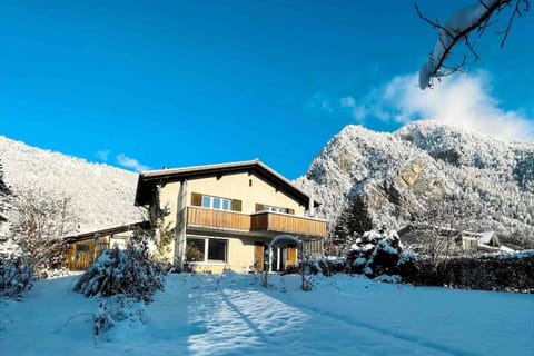 Property building, Day, Natural landscape, Winter, Mountain view