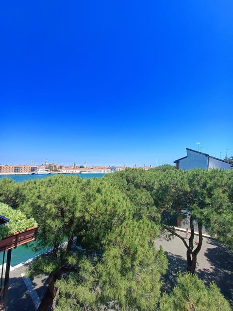 Property building, Balcony/Terrace, City view