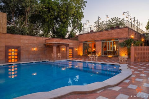 Property building, Day, Swimming pool