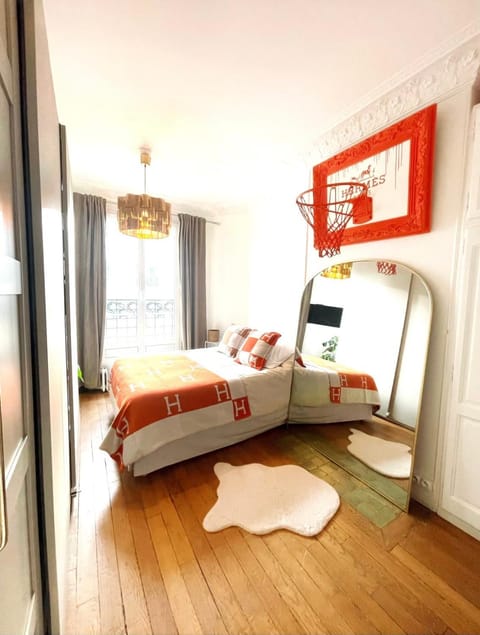 Bed, Photo of the whole room, Bedroom
