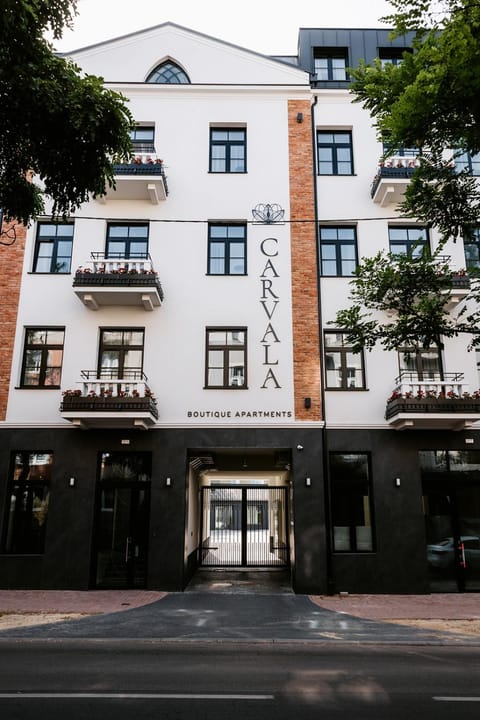 Property building, Day