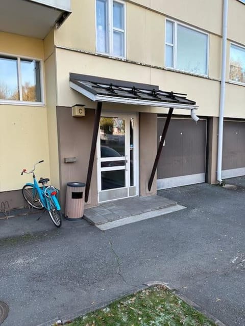 Kotimaailma apartments - Viihtyisä Neliö keskustassa Apartment in Finland