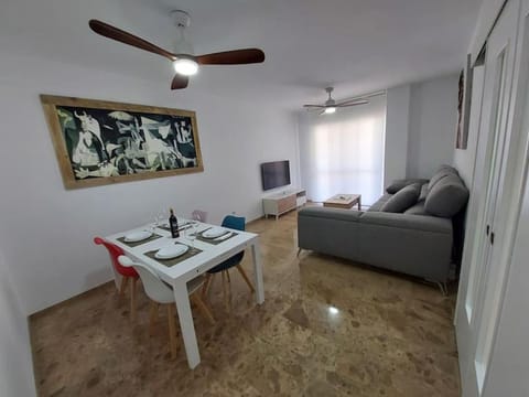 TV and multimedia, Living room, Seating area, Dining area, fireplace, internet, locker, locker, air conditioner