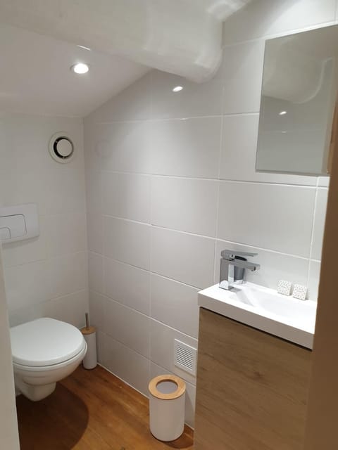 hyper centre Antibes maison de villes 100m2 ; terrasse 20 m2 Apartment in Antibes