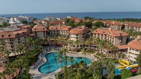 Property building, Bird's eye view, Swimming pool