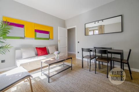 Amplio y Centrico Apt para 9pax en La Latina Apartment in Centro