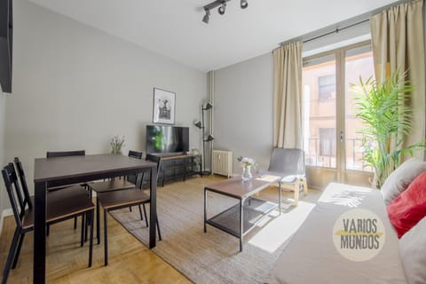 Amplio y Centrico Apt para 9pax en La Latina Apartment in Centro