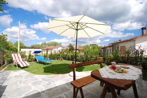 Chiara House Apartment in Monticiano