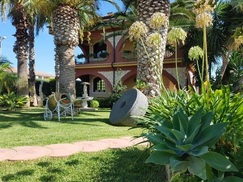 Property building, Garden, Garden view