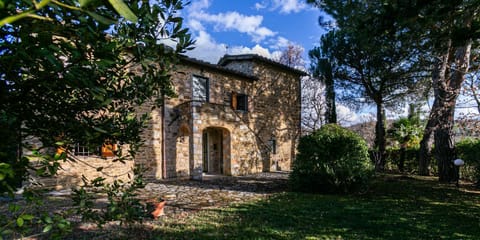 Property building, Facade/entrance, Garden