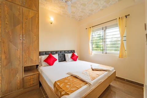 Bed, Bedroom, towels, wardrobe