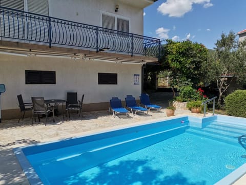 Patio, Day, View (from property/room), Balcony/Terrace, Pool view, Swimming pool, sunbed