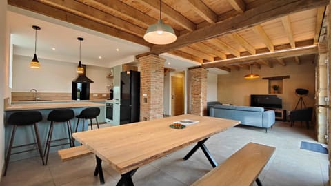 Living room, Dining area