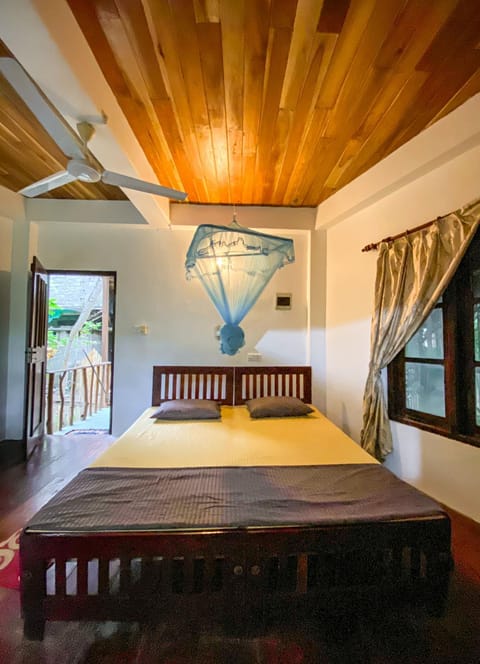 Bed, Bedroom, fireplace