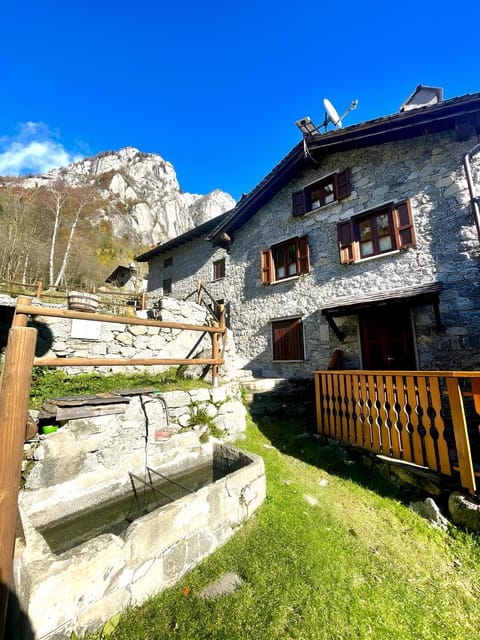 Property building, Natural landscape, Mountain view