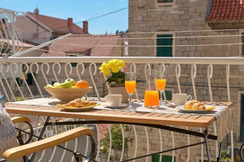 Balcony/Terrace, Balcony/Terrace, Quiet street view