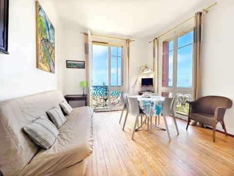 Le Bateau - Atypique Vue Mer 4P Apartment in Houlgate