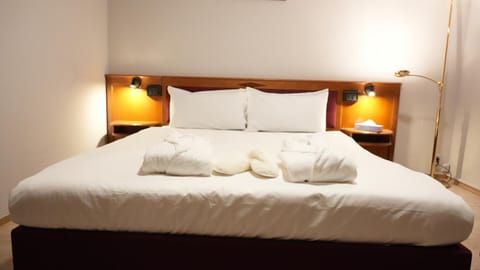 Bed, Bedroom, Internal: Not applicable to any particular room