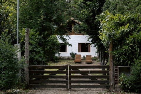 Property building, Facade/entrance, Garden, Lobby or reception, Parking