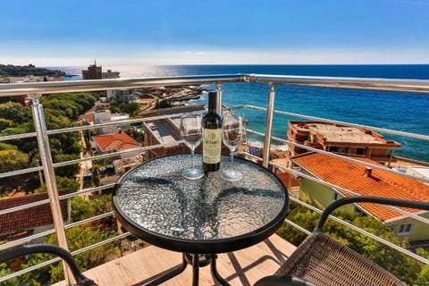 Nearby landmark, Day, Natural landscape, View (from property/room), Balcony/Terrace, Beach, Sea view, Drinks