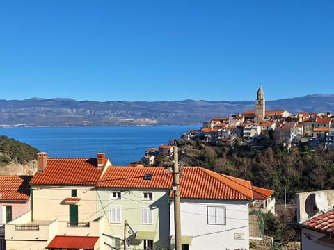 City view, Sea view