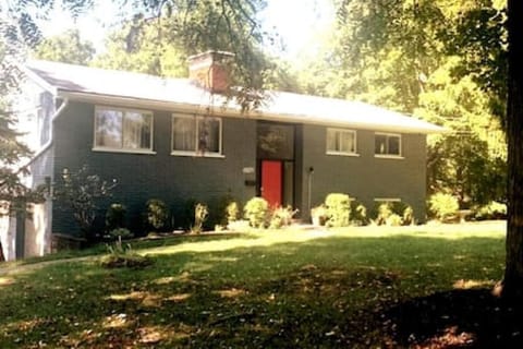 Beautiful home Among trees outside the city House in Cincinnati