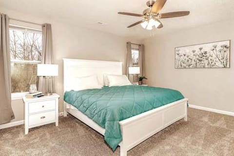 Quietly nestled home among the Nook House in Hamilton