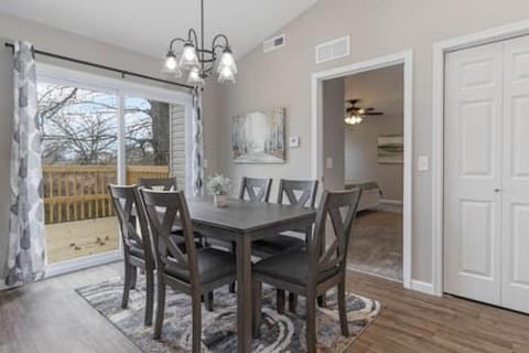 BRAND NEW Home away from Home among the Nook House in Hamilton