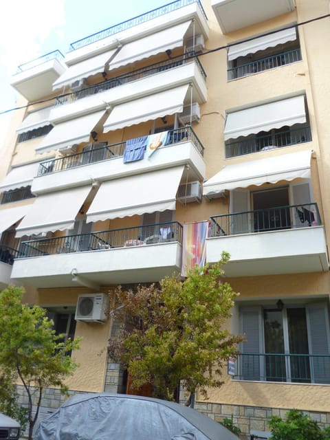 Facade/entrance, Area and facilities