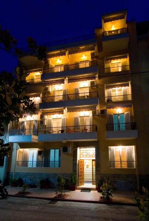 Facade/entrance, Spring, Night, Decorative detail, On site