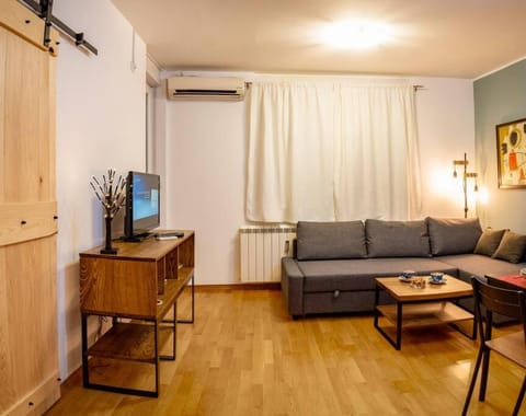 TV and multimedia, Seating area