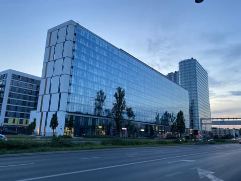 Property building, Neighbourhood, City view, Location