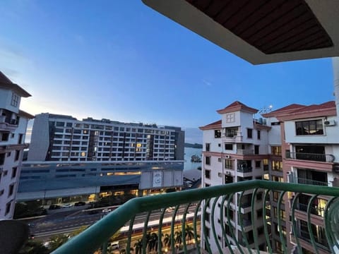 Property building, Balcony/Terrace, City view