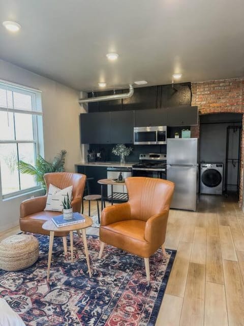 Stylish Cozy Studio in Detroit Apartment in Windsor