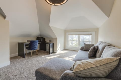 Charming Cincinnati Home with Spacious Deck! House in Cincinnati