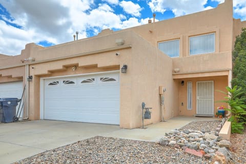 Albuquerque Getaway Near Shopping and Fiesta Park! House in Albuquerque