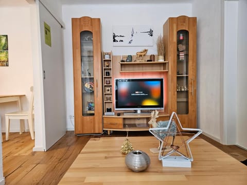 Communal lounge/ TV room, TV and multimedia
