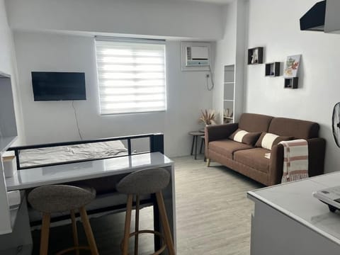 TV and multimedia, Seating area, Dining area, air conditioner