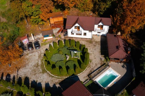 Property building, Day, Bird's eye view, Pool view, Swimming pool