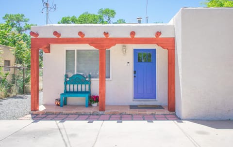 Cowboy Den-Private Hot Tub-Game Room-Pet Friendly-No Pet Fees! House in Albuquerque