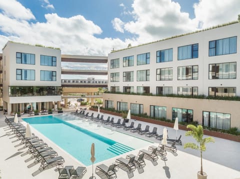 Property building, Swimming pool, Swimming pool