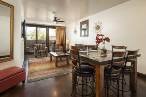 Luxury Downtown Rental (Hot Tub/Pet Friendly) - La Dolce Vita Villas #9 Apartment in Moab