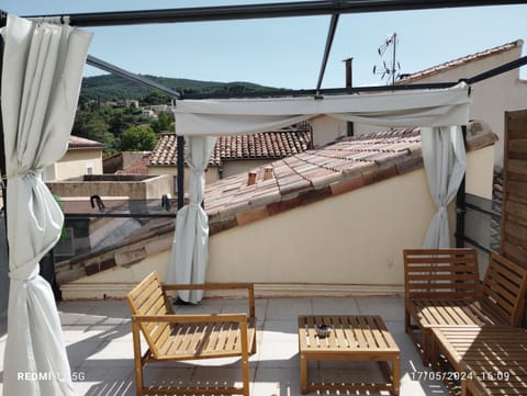 Balcony/Terrace, Balcony/Terrace, Dining area, Mountain view
