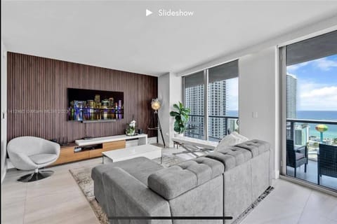 Apartment 3B/3B Bay View Apartment in Hallandale Beach