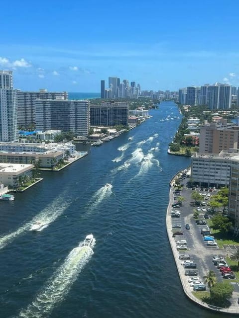 Apartment 3B/3B Bay View Apartment in Hallandale Beach