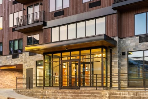 Property building, Facade/entrance